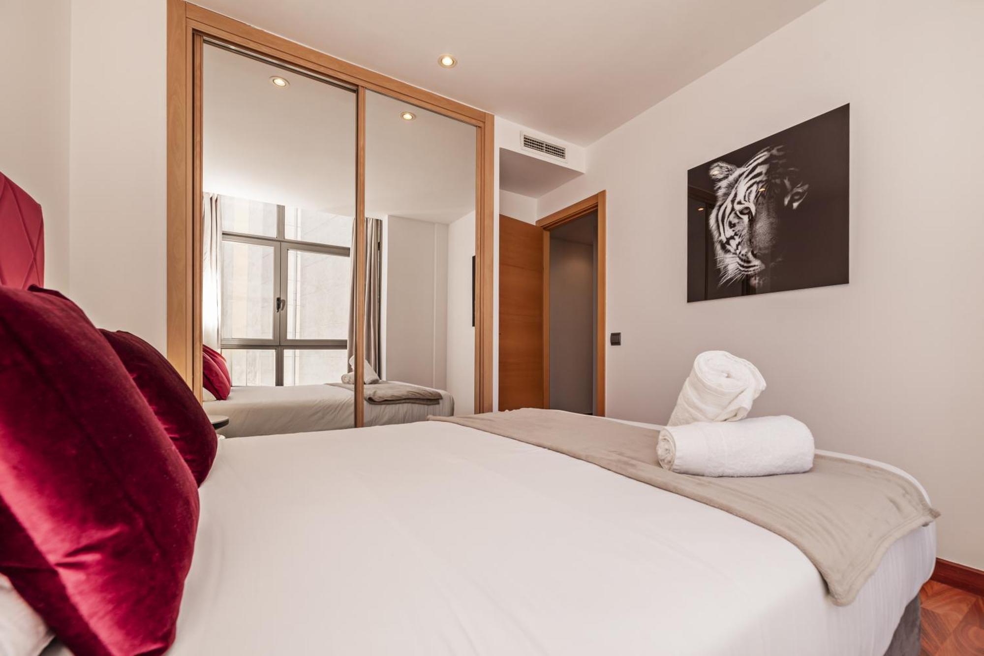 Luxury Apartments In Barrio Palacio Madrid Extérieur photo