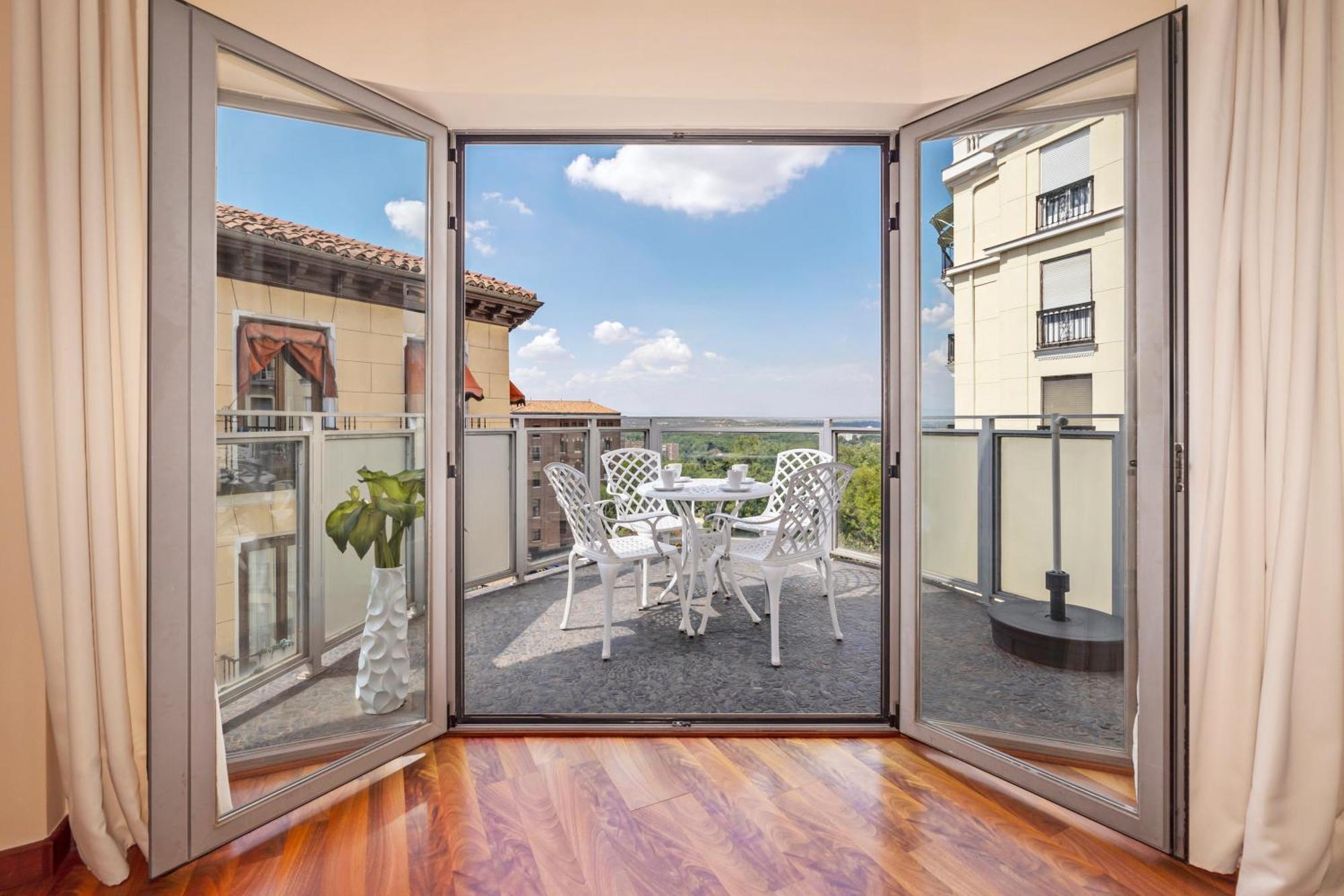 Luxury Apartments In Barrio Palacio Madrid Extérieur photo