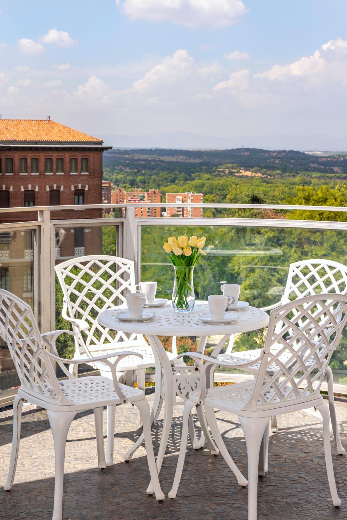 Luxury Apartments In Barrio Palacio Madrid Extérieur photo