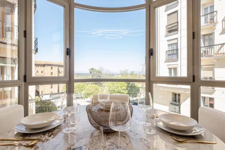 Luxury Apartments In Barrio Palacio Madrid Extérieur photo